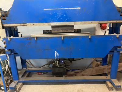 Stolní hydraulický ohraňovací lis LOH 16