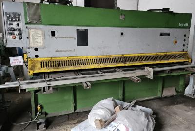 Tabulové nůžky CNTA 3150/10A s poruchou